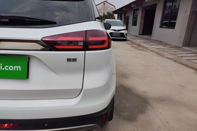 Used Geely Auto Emgrand X7 Sport 2020 1.8TD DCT Two-Wheel Drive Smart Connect 4G-Enabled Version Right Rear Taillight