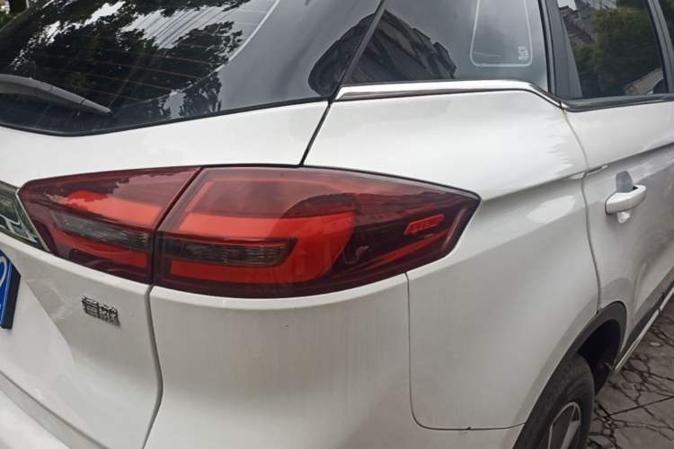 Used Geely Auto Emgrand X7 Sport 2020 1.8TD DCT Two-Wheel Drive Zhiya Model Right Rear Taillight