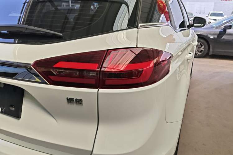 Used Geely Auto Emgrand X7 Sport 2020 1.8TD DCT Two-Wheel Drive Smart Connect 4G-Enabled Version Right Rear Taillight