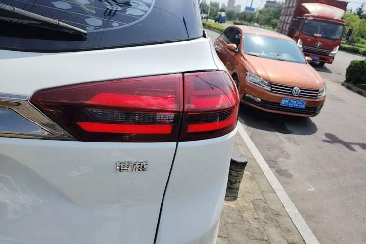 Used Geely Auto Emgrand X7 Sport 2020 1.8TD DCT Two-Wheel Drive Zhiya Model Right Rear Taillight