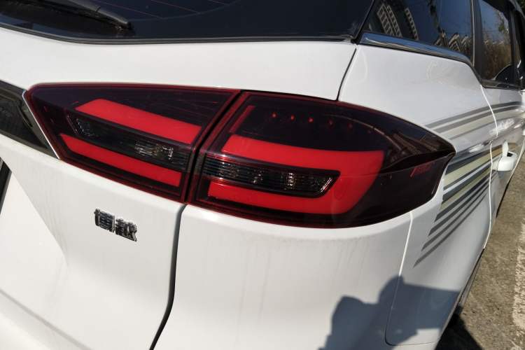 Used Geely Auto Emgrand X7 Sport 2020 1.8TD DCT Two-Wheel Drive Zhiya Model Right Rear Taillight