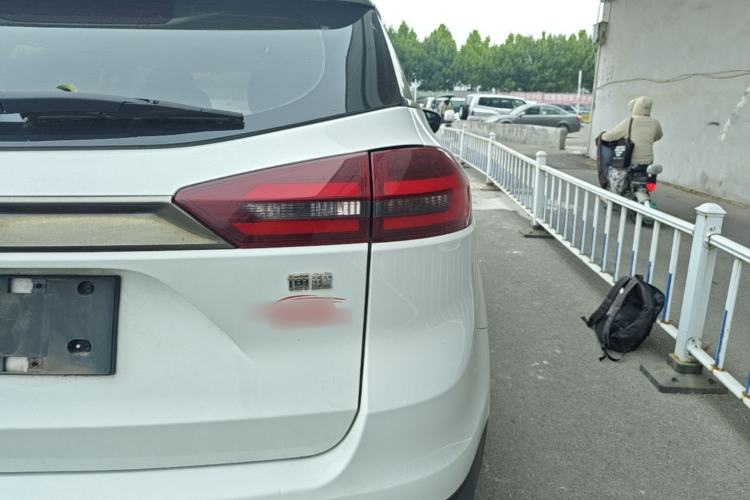 Used Geely Auto Emgrand X7 Sport 2020 1.8TD DCT Two-Wheel Drive Smart Connect 4G-Enabled Version Right Rear Taillight