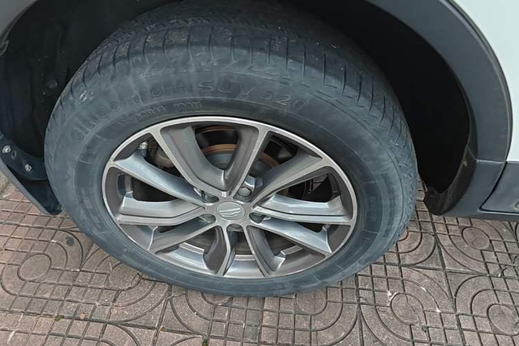 Used Geely Auto Emgrand X7 Sport 2020 1.8TD DCT Two-Wheel Drive Smart Connect 4G-Enabled Version Right Rear Wheel Hub