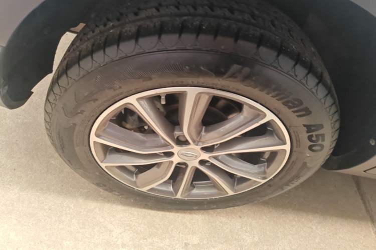 Used Geely Auto Emgrand X7 Sport 2020 1.8TD DCT Two-Wheel Drive Smart Connect 4G-Enabled Version Right Rear Wheel Hub