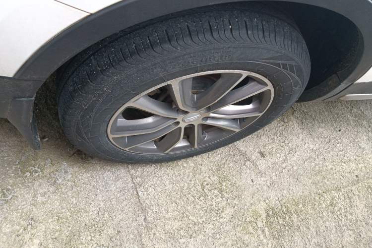 Used Geely Auto Emgrand X7 Sport 2020 1.8TD DCT Two-Wheel Drive Smart Connect 4G-Enabled Version Right Rear Wheel Hub