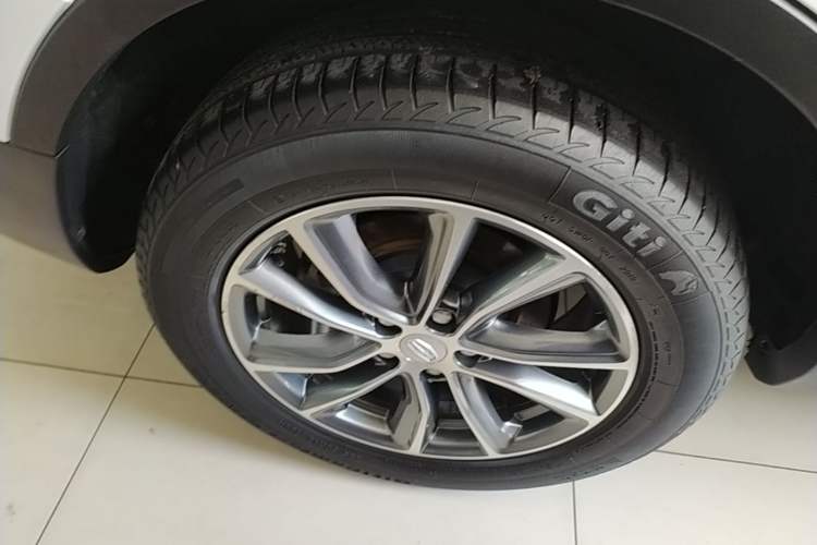 Used Geely Auto Emgrand X7 Sport 2020 1.8TD DCT Two-Wheel Drive Smart Connect 4G-Enabled Version Right Rear Wheel Hub