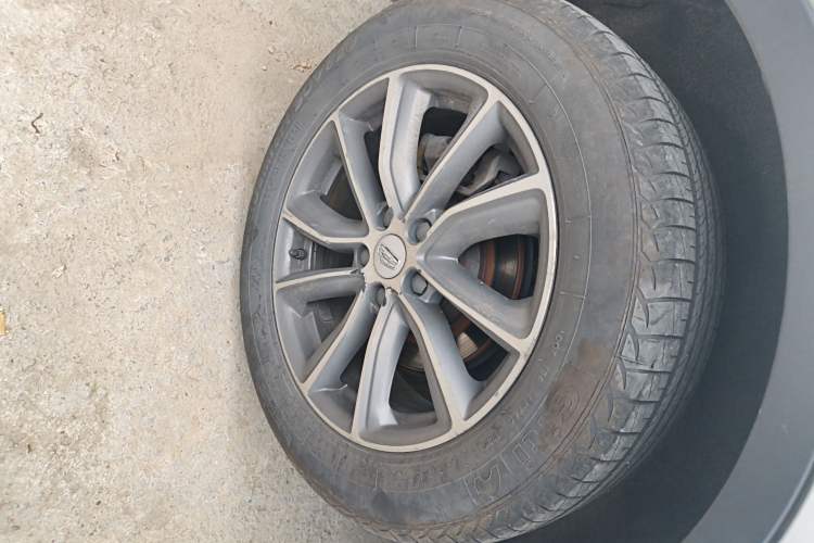 Used Geely Auto Emgrand X7 Sport 2020 1.8TD DCT Two-Wheel Drive Smart Connect 4G-Enabled Version Right Rear Wheel Hub