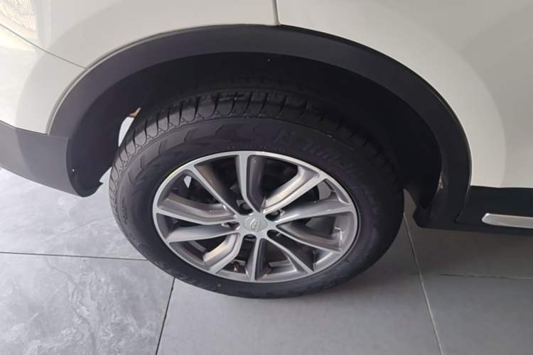 Used Geely Auto Emgrand X7 Sport 2020 1.8TD DCT Two-Wheel Drive Smart Connect 4G-Enabled Version Right Rear Wheel Hub