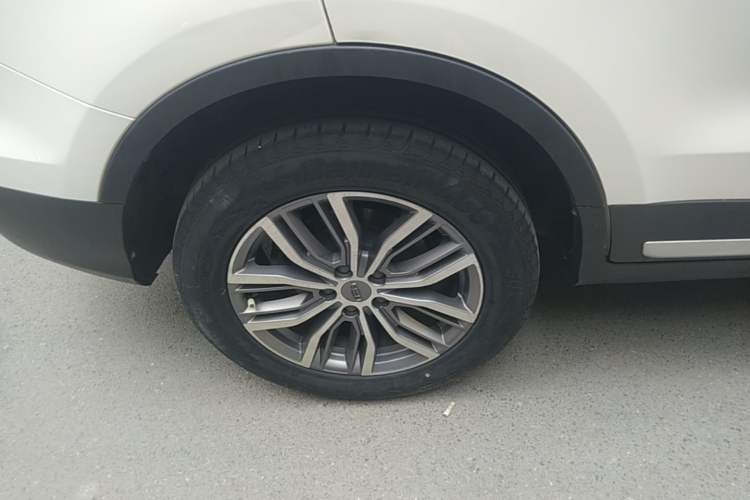 Used Geely Auto Emgrand X7 Sport 2020 1.5TD Automatic Smart Connect PRO Right Rear Wheel Hub