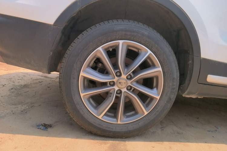 Used Geely Auto Emgrand X7 Sport 2020 1.8TD DCT Two-Wheel Drive Smart Connect 4G-Enabled Version Right Rear Wheel Hub