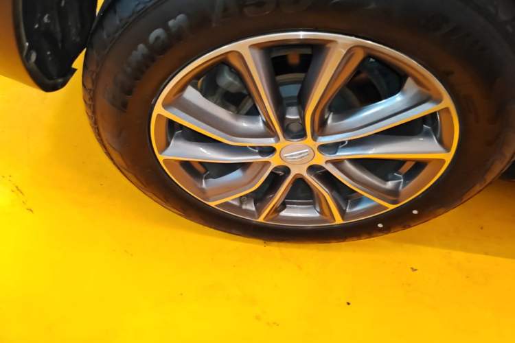 Used Geely Auto Emgrand X7 Sport 2020 1.8TD DCT Two-Wheel Drive Smart Connect 4G-Enabled Version Right Rear Wheel Hub