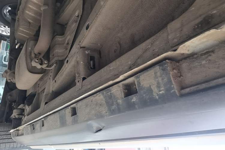 Used Geely Auto Emgrand X7 Sport 2020 1.8TD DCT Two-Wheel Drive Smart Connect 4G-Enabled Version Right Side Sill