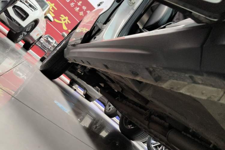 Used Geely Auto Emgrand X7 Sport 2020 1.8TD DCT Smart Connect PRO Right Side Sill
