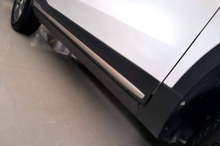 Used Geely Auto Emgrand X7 Sport 2020 1.8TD DCT Two-Wheel Drive Smart Connect 4G-Enabled Version Right Side Sill