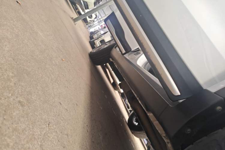 Used Geely Auto Emgrand X7 Sport 2020 1.8TD DCT Two-Wheel Drive Smart Connect 4G-Enabled Version Right Side Sill