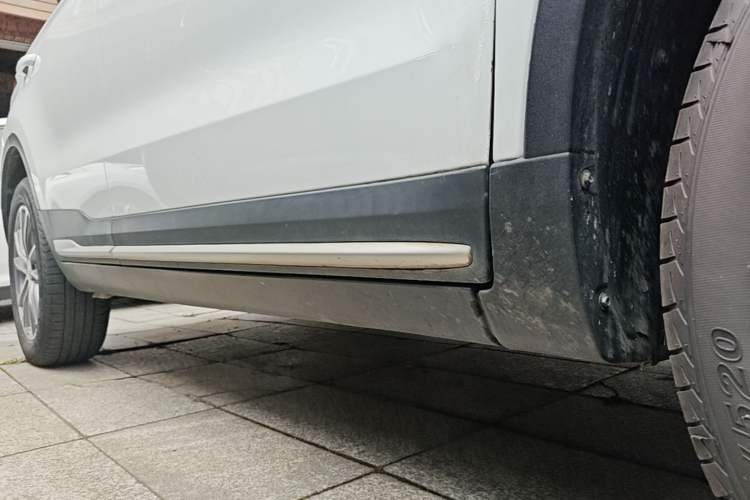 Used Geely Auto Emgrand X7 Sport 2020 1.8TD DCT Two-Wheel Drive Smart Connect 4G-Enabled Version Right Side Sill