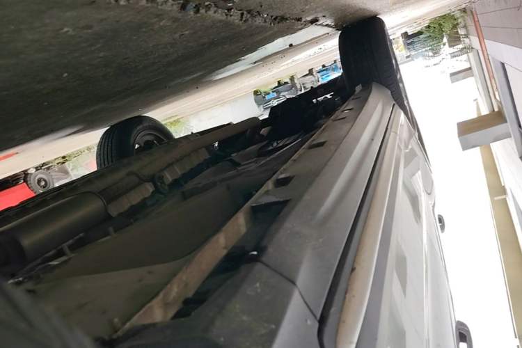 Used Geely Auto Emgrand X7 Sport 2020 1.5TD Automatic Smart Connect PRO Right Side Sill