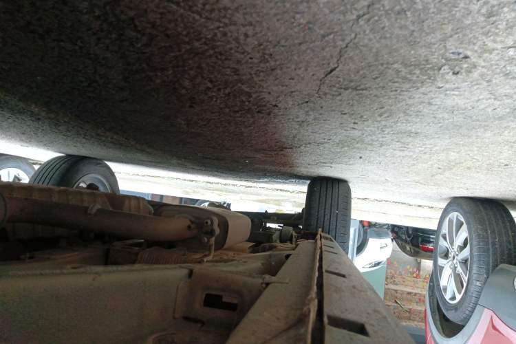 Used Geely Auto Emgrand X7 Sport 2020 1.8TD DCT Two-Wheel Drive Smart Connect 4G-Enabled Version Right Side Sill