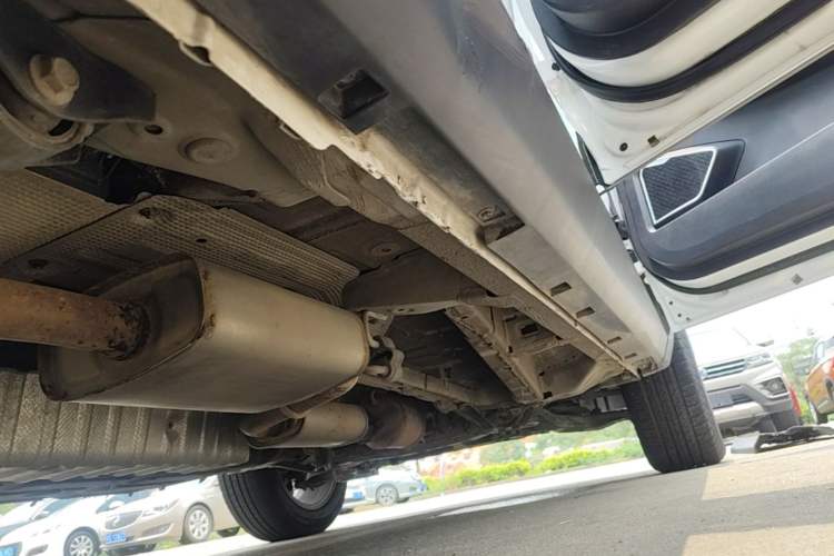 Used Geely Auto Emgrand X7 Sport 2020 1.8TD Manual Two-Wheel Drive Zhiya Model Right Side Sill