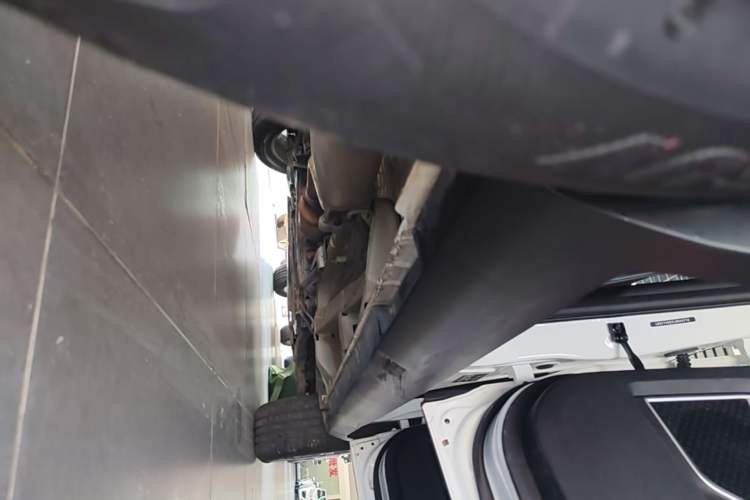 Used Geely Auto Emgrand X7 Sport 2020 1.8TD DCT Two-Wheel Drive Smart Connect 4G-Enabled Version Right Side Sill