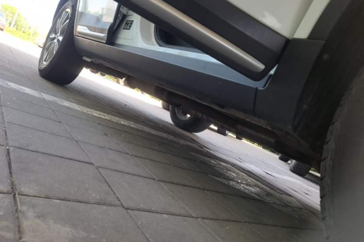 Used Geely Auto Emgrand X7 Sport 2020 1.8TD DCT Two-Wheel Drive Smart Connect 4G-Enabled Version Right Side Sill