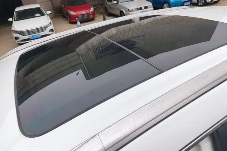Used Geely Auto Emgrand X7 Sport 2020 1.8TD DCT Two-Wheel Drive Smart Connect 4G-Enabled Version Roof