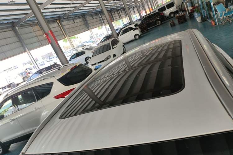 Used Geely Auto Emgrand X7 Sport 2020 1.8TD DCT Two-Wheel Drive Smart Connect 4G-Enabled Version Roof