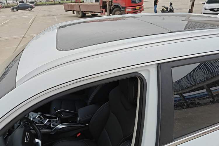 Used Geely Auto Emgrand X7 Sport 2020 1.5TD Automatic Smart Connect PRO Roof