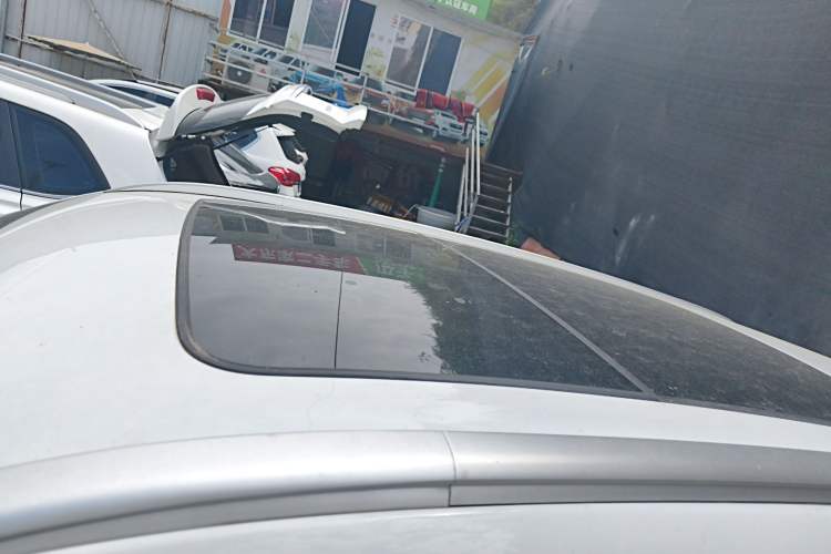 Used Geely Auto Emgrand X7 Sport 2020 1.8TD DCT Two-Wheel Drive Smart Connect 4G-Enabled Version Roof