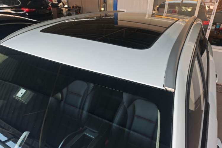 Used Geely Auto Emgrand X7 Sport 2020 1.8TD DCT Two-Wheel Drive Zhiya Model Roof