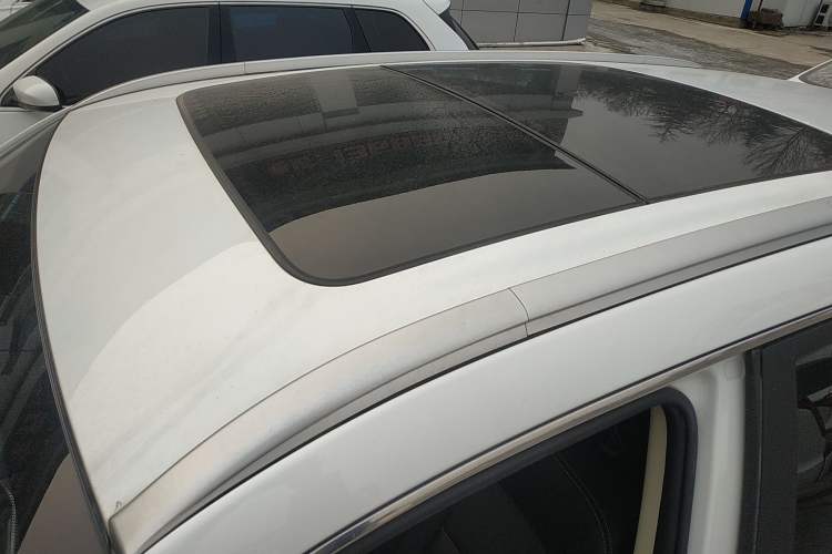 Used Geely Auto Emgrand X7 Sport 2020 1.8TD DCT Two-Wheel Drive Smart Connect 4G-Enabled Version Roof