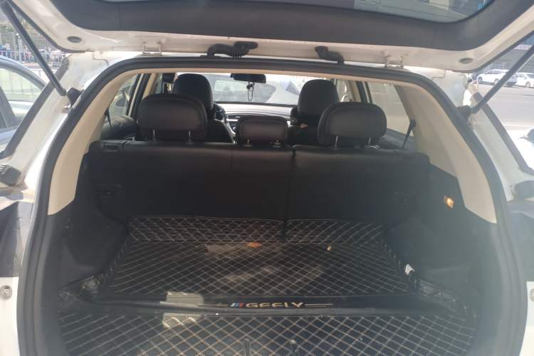 Used Geely Auto Emgrand X7 Sport 2020 1.8TD DCT Two-Wheel Drive Smart Connect 4G-Enabled Version Trunk