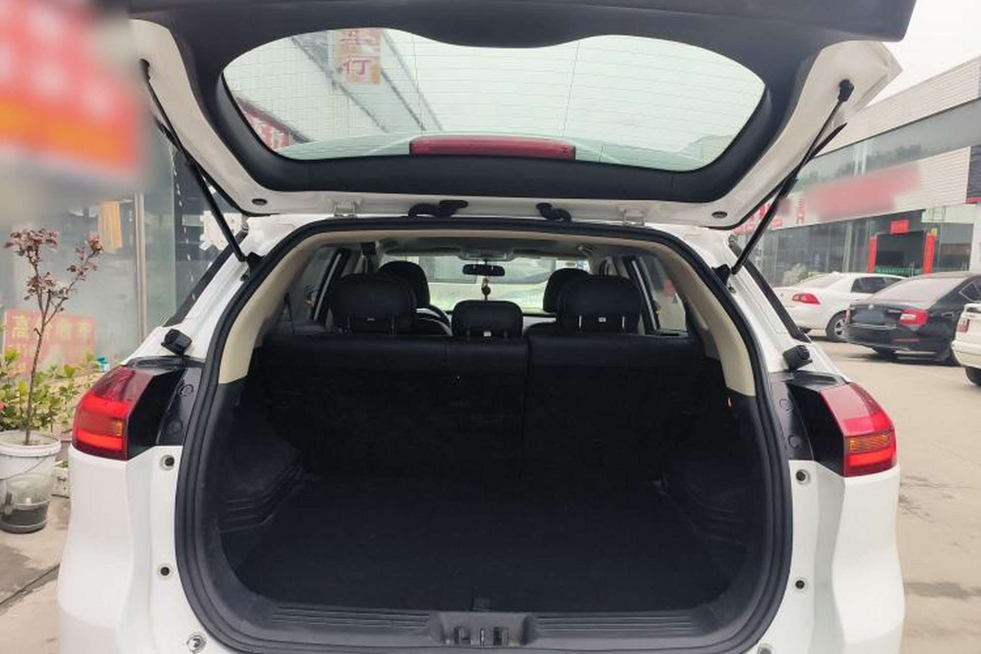 Used Geely Auto Emgrand X7 Sport 2020 1.8TD DCT Two-Wheel Drive Smart Connect 4G-Enabled Version Trunk
