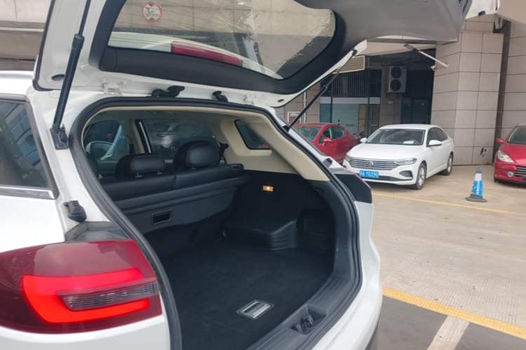 Used Geely Auto Emgrand X7 Sport 2020 1.8TD DCT Two-Wheel Drive Smart Connect 4G-Enabled Version Trunk