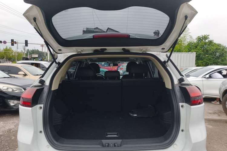 Used Geely Auto Emgrand X7 Sport 2020 1.8TD DCT Two-Wheel Drive Smart Connect 4G-Enabled Version Trunk