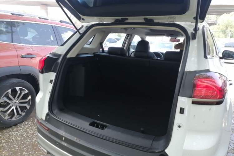 Used Geely Auto Emgrand X7 Sport 2020 1.8TD DCT Smart Connect PRO Trunk