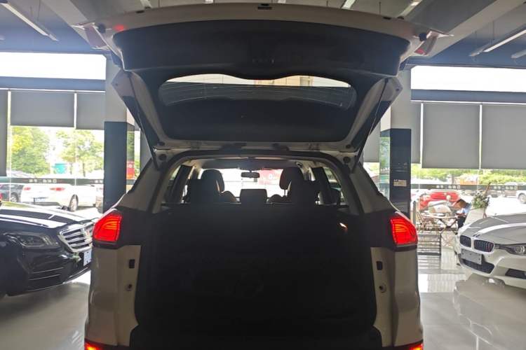Used Geely Auto Emgrand X7 Sport 2020 1.8TD DCT Smart Connect PRO Trunk