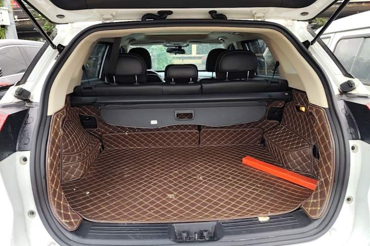 Used Geely Auto Emgrand X7 Sport 2020 1.8TD DCT Two-Wheel Drive Smart Connect 4G-Enabled Version Trunk
