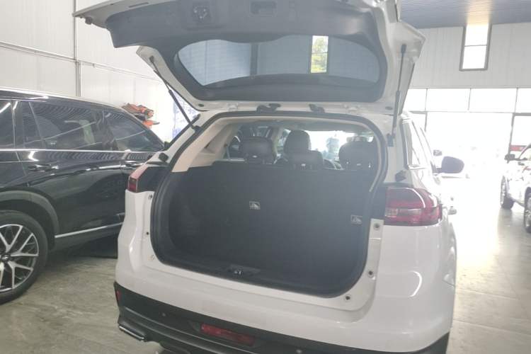Used Geely Auto Emgrand X7 Sport 2020 1.8TD DCT Two-Wheel Drive Smart Connect 4G-Enabled Version Trunk