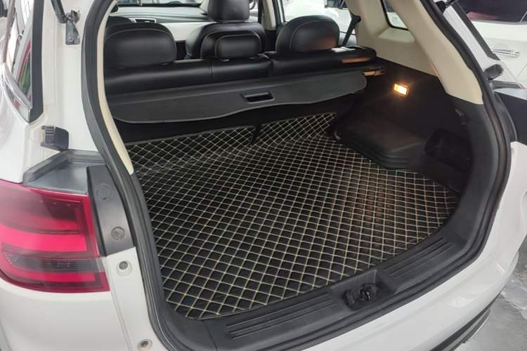 Used Geely Auto Emgrand X7 Sport 2020 1.8TD DCT Two-Wheel Drive Smart Connect 4G-Enabled Version Trunk