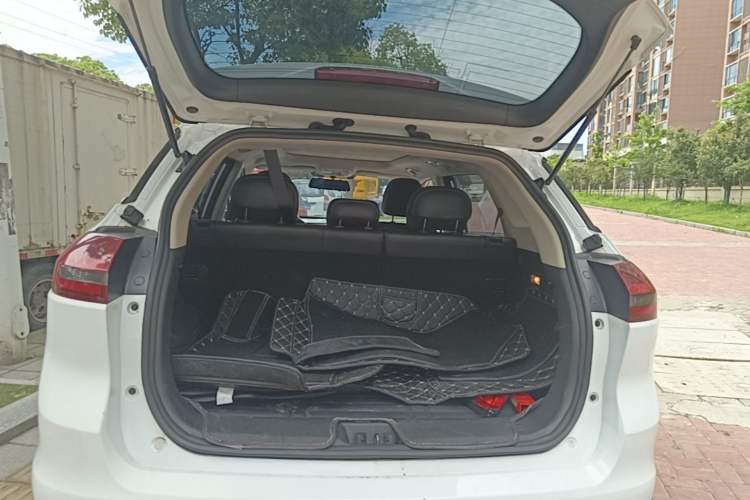 Used Geely Auto Emgrand X7 Sport 2020 1.8TD DCT Two-Wheel Drive Smart Connect 4G-Enabled Version Trunk