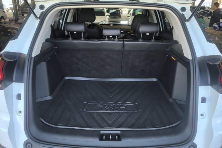 Used Geely Auto Emgrand X7 Sport 2020 1.8TD DCT Smart Connect PRO Trunk