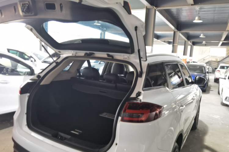 Used Geely Auto Emgrand X7 Sport 2020 1.8TD DCT Two-Wheel Drive Smart Connect 4G-Enabled Version Trunk