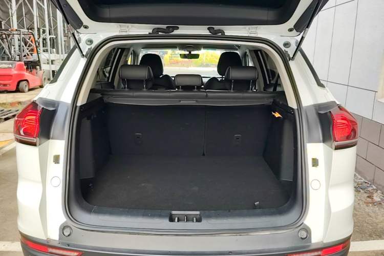Used Geely Auto Emgrand X7 Sport 2020 1.5TD Automatic Smart Connect PRO Trunk