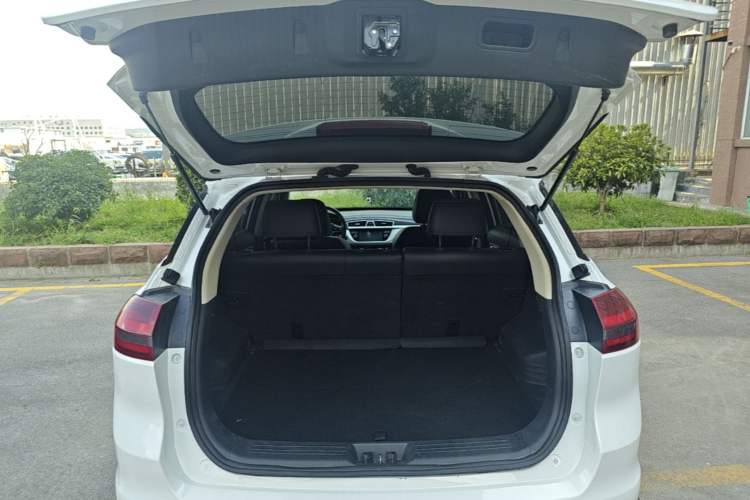 Used Geely Auto Emgrand X7 Sport 2020 1.8TD DCT Two-Wheel Drive Smart Connect 4G-Enabled Version Trunk