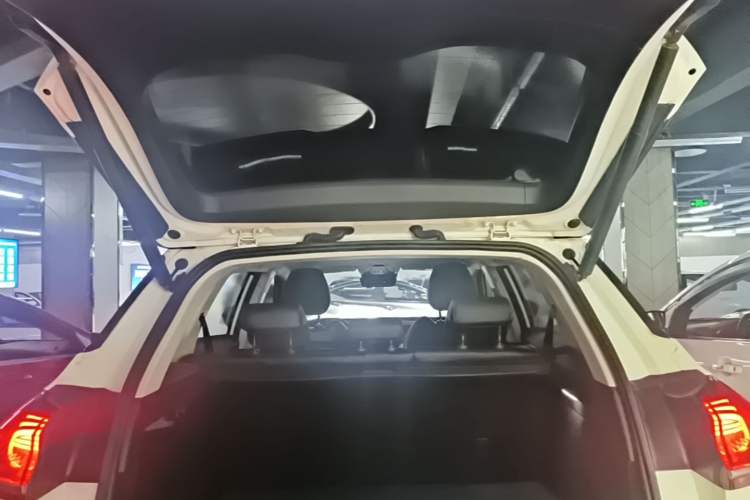 Used Geely Auto Emgrand X7 Sport 2020 1.8TD DCT ZhiZun PRO Trunk