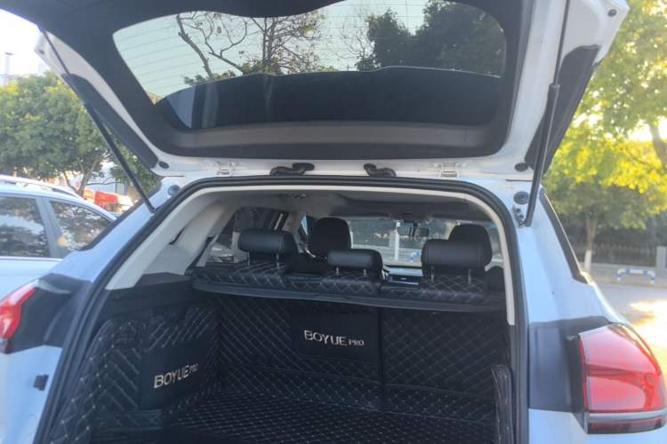 Used Geely Auto Emgrand X7 Sport 2020 1.8TD DCT Smart PRO Trunk