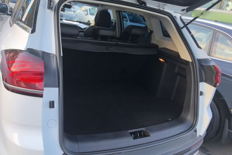 Used Geely Auto Emgrand X7 Sport 2020 1.5TD Automatic Smart Connect PRO Trunk