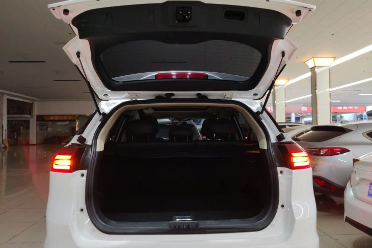 Used Geely Auto Emgrand X7 Sport 2020 1.8TD DCT Two-Wheel Drive Smart Connect 4G-Enabled Version Trunk
