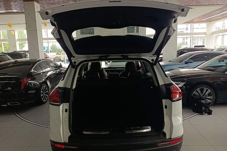 Used Geely Auto Emgrand X7 Sport 2020 1.8TD DCT Zhi Ling PRO Trunk